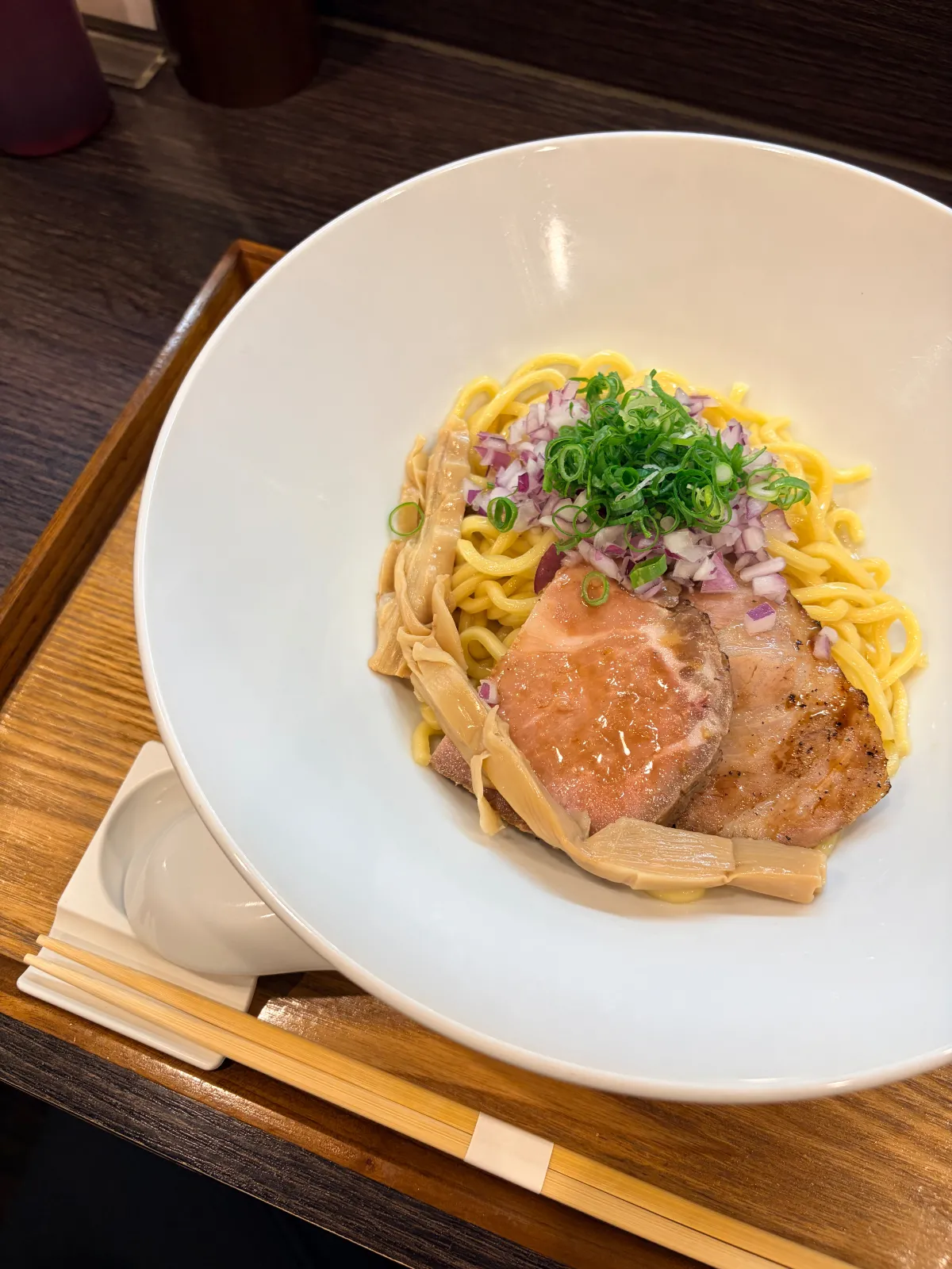 油そば史上、最も上品な油そばではなかろうか✨味もめーっちゃくちゃうまいので、どこの店かは言えませんww

人気になり過ぎたら困るからです😳