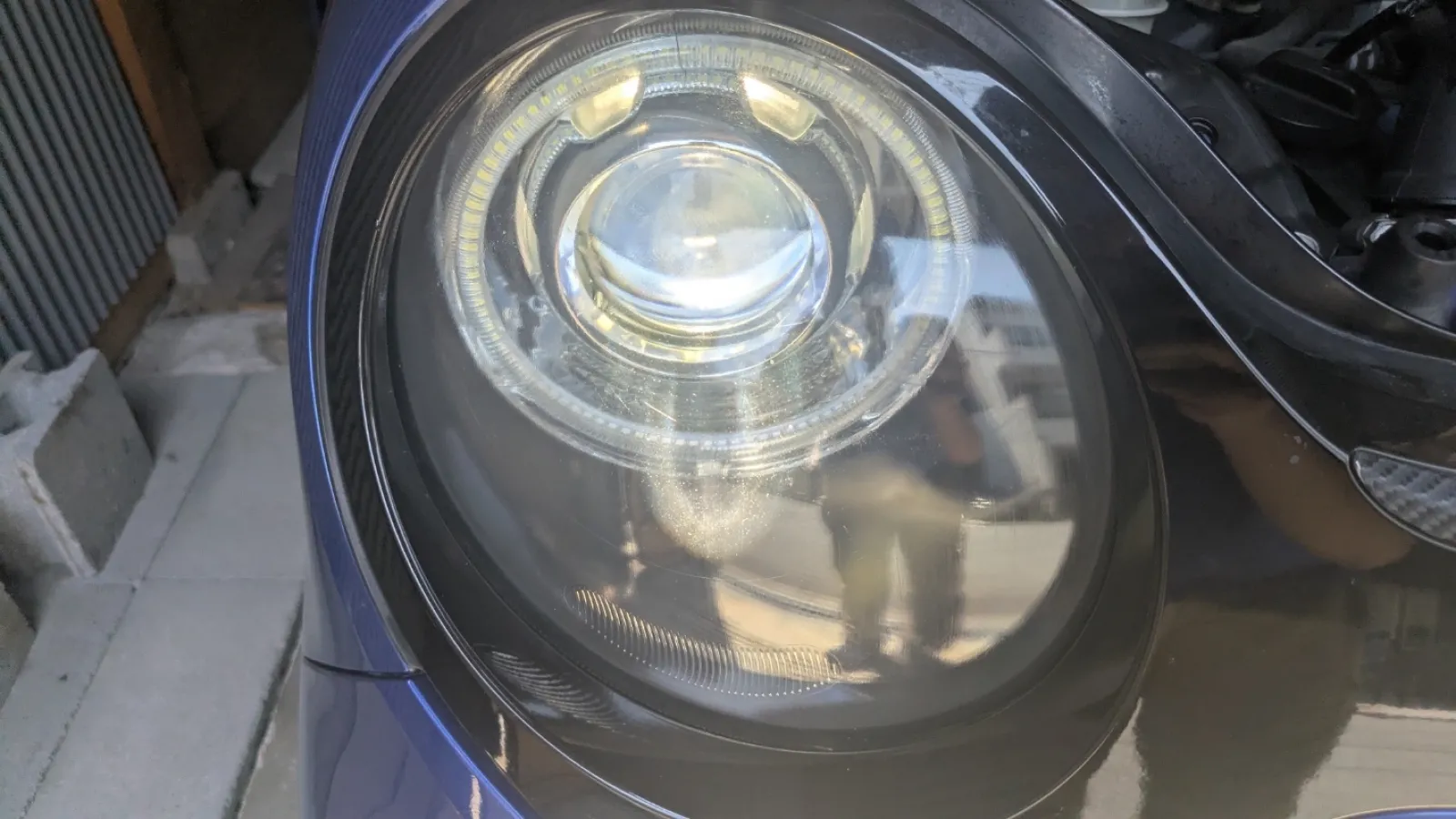 ヘッドライトのHIDバルブを純正HIDバルブに交換するも光量不足で新品HIDバルブ購入後、光量OK