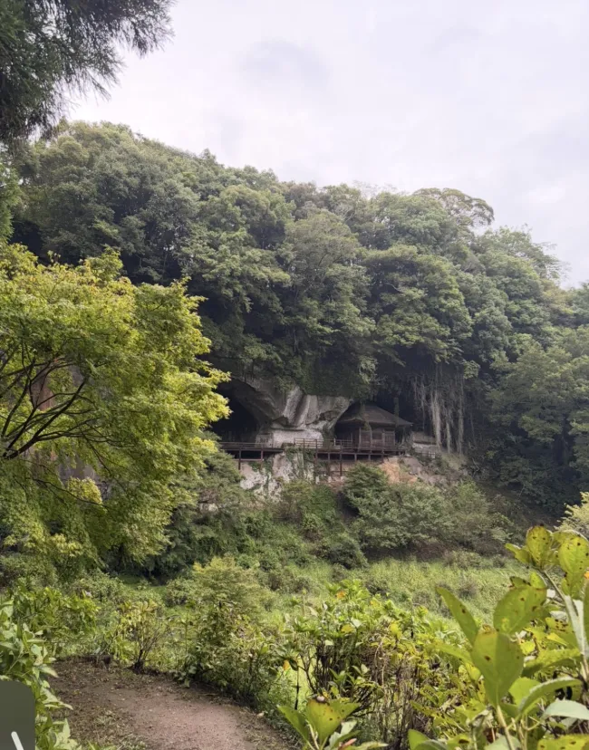 普光寺摩崖仏