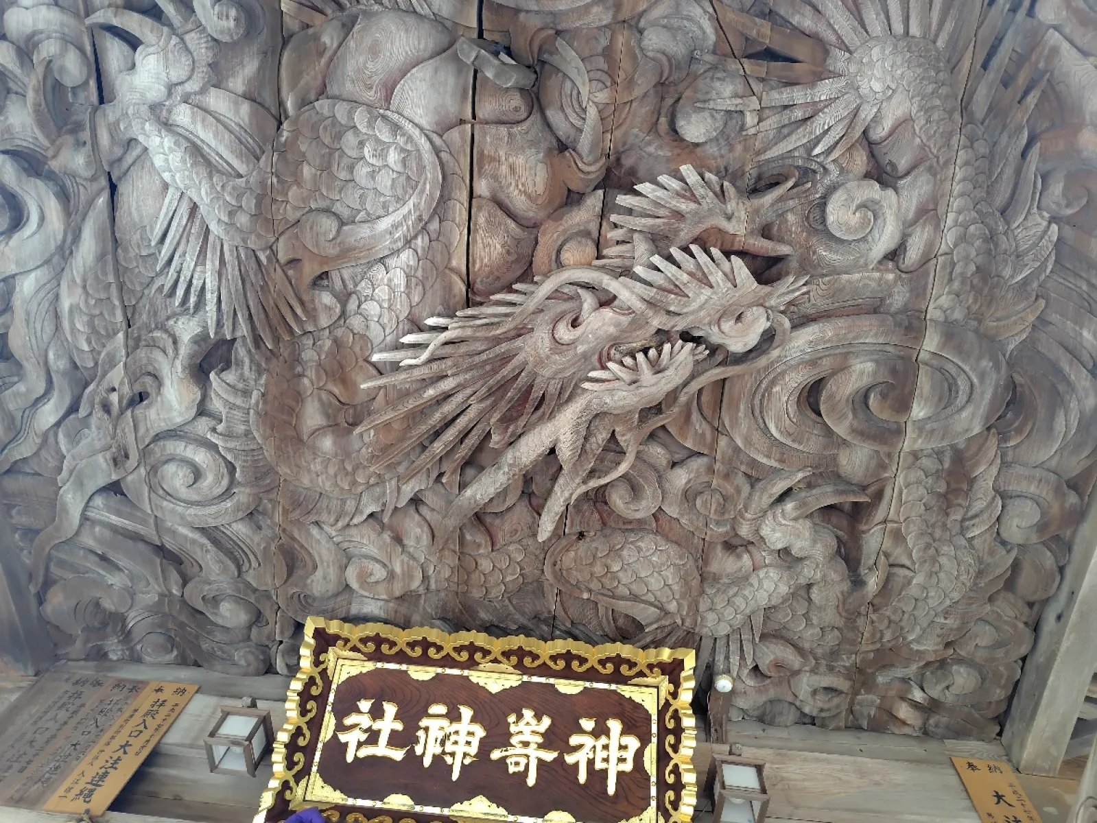 龍の彫刻が圧巻！ほかにもたくさんの彫刻が素晴らしい神社でした。
