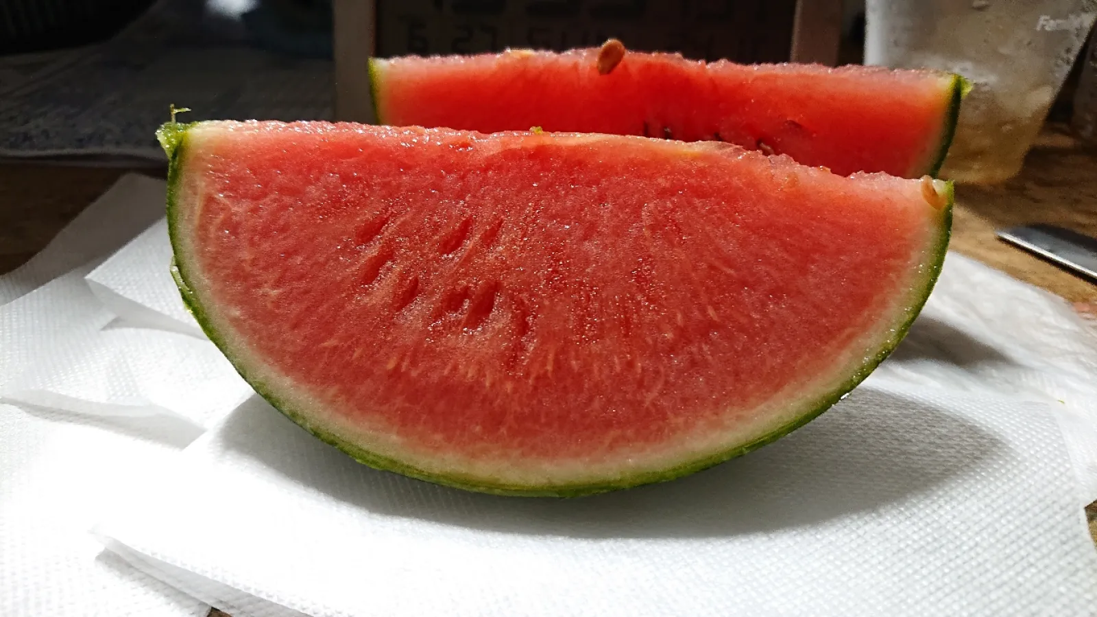 さすがにこれで今年は食べ納めでしょうね。

大雨でスイカも流されちゃった！