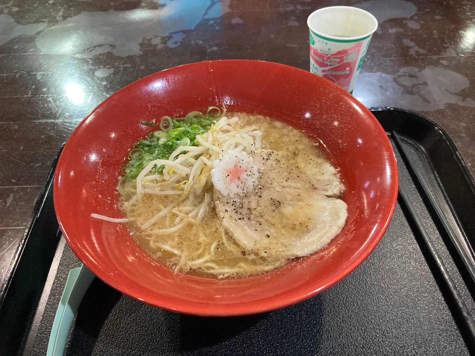 軽くラーメンをいただきましまたが、次なる大地の歌を聴きに行きます。