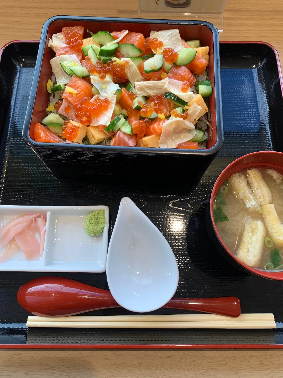 サービスエリア飯（ハイウェイめし）

うんめ〜ぇ！栃木の宝石箱

上河内サービスエリア