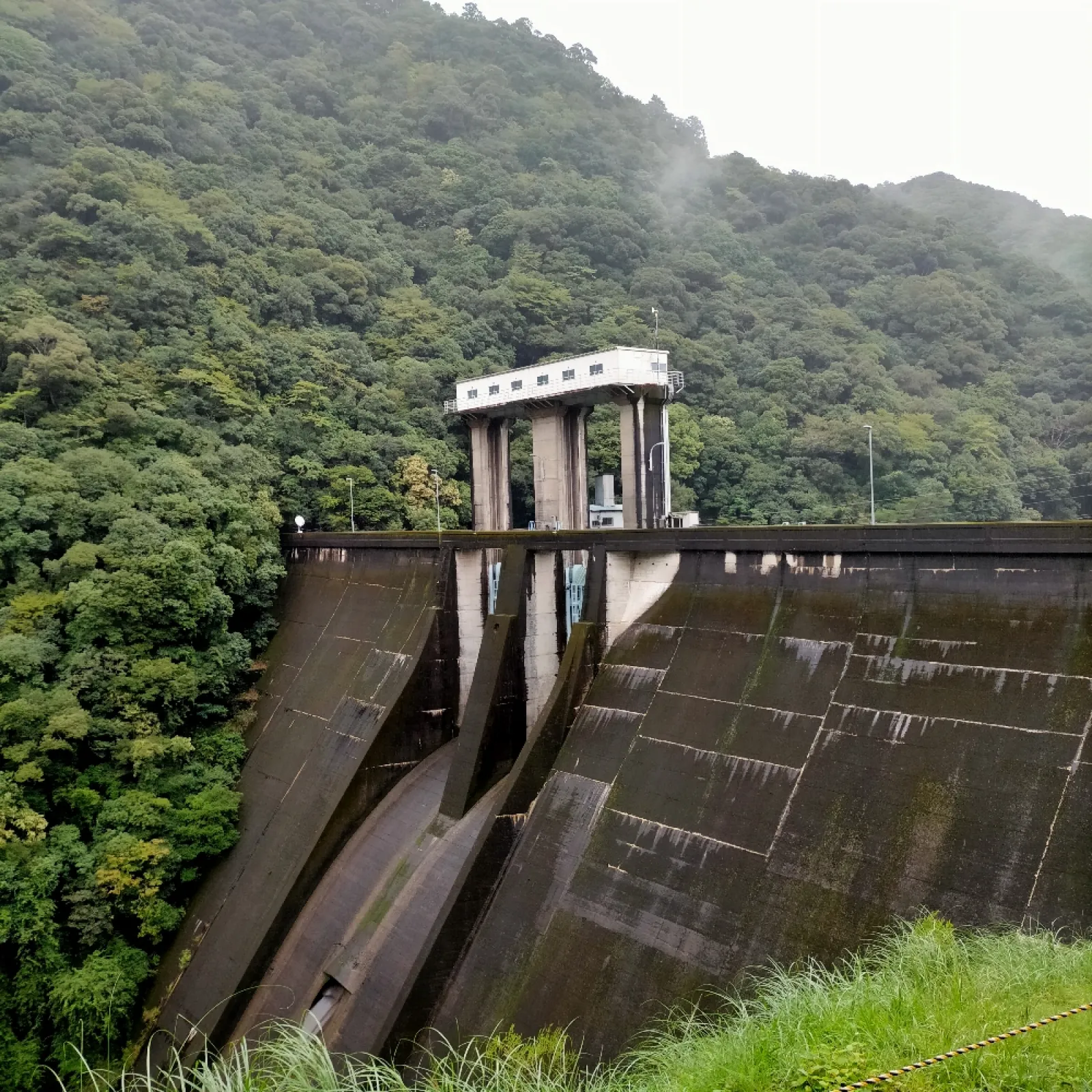 和歌山県古座川の七川ダム。70周年記念ダムカード頂きました。70年だけあって歴史を感じるダムでした。