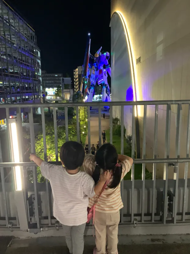 ららぽーと福岡　夜のガンダム
