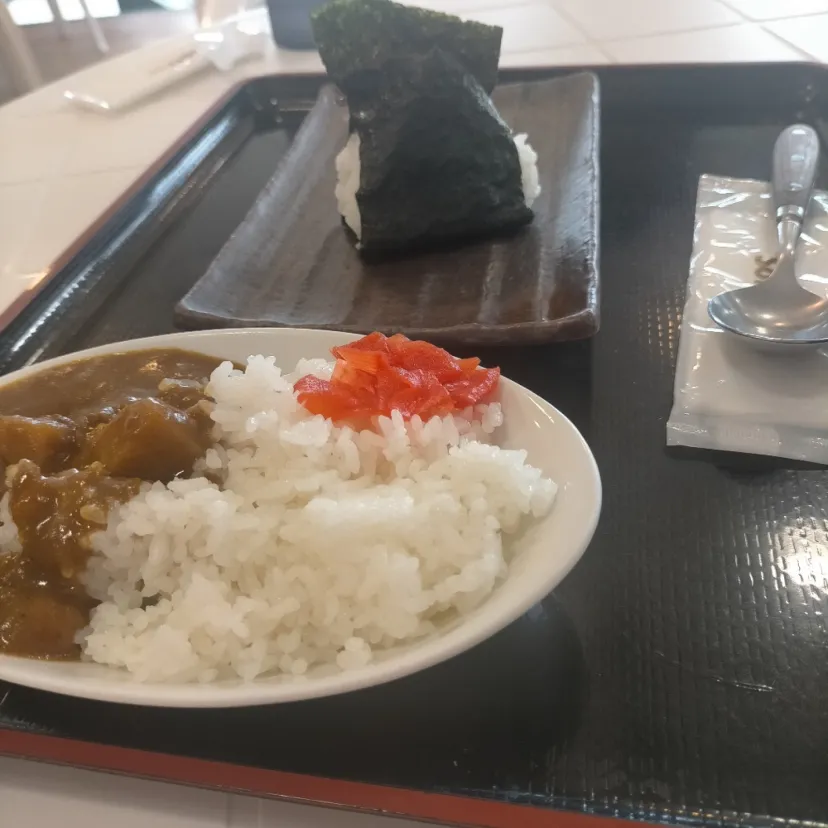 うなづきおにぎりキッチン