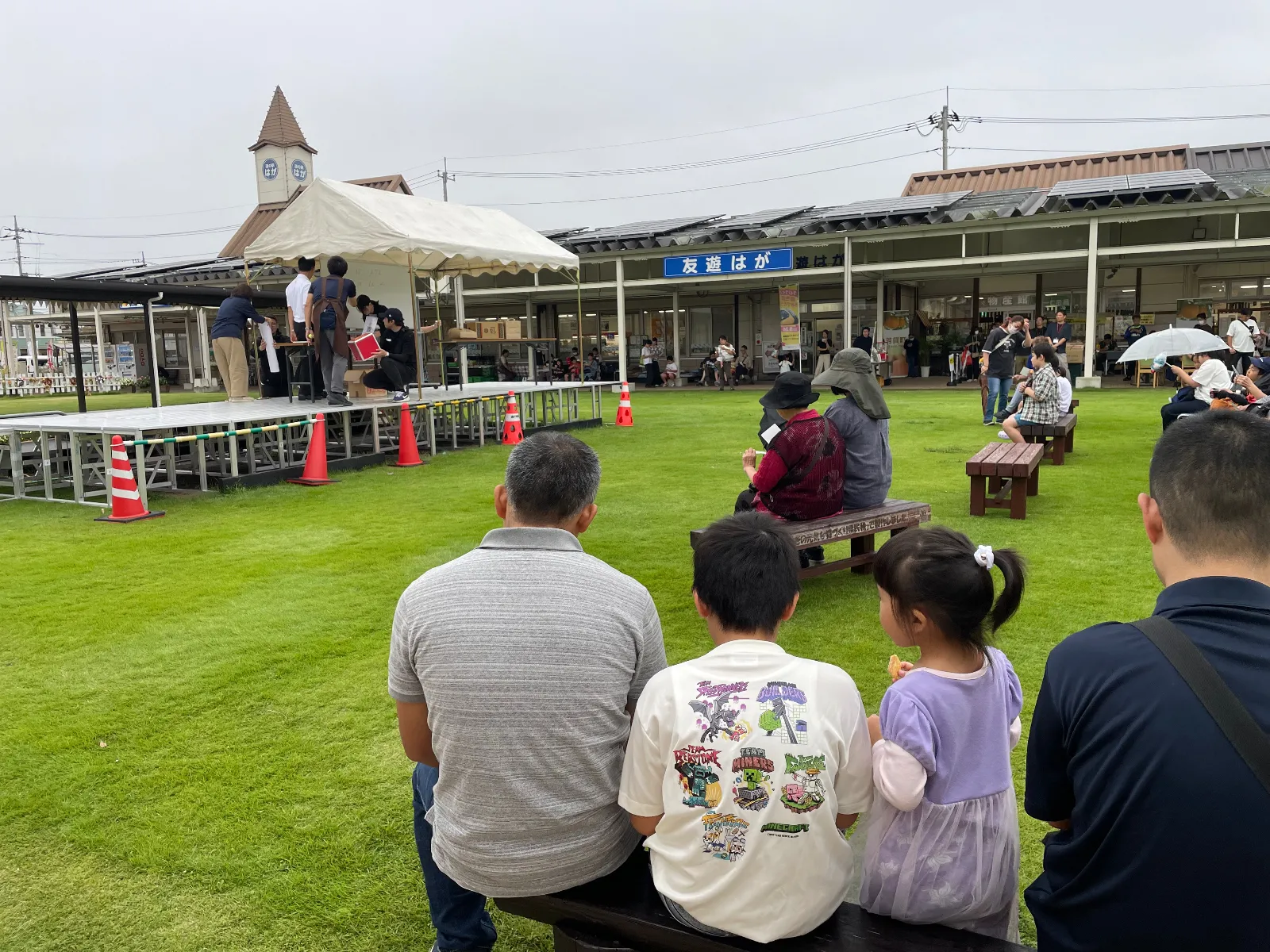 この日はビンゴ大会やっていて参加!1位は新米2位は梨でした〜
子ども向けのガラガラやなし型のビーズクッションの重さ当てなど楽しいイベント目白押しでした!