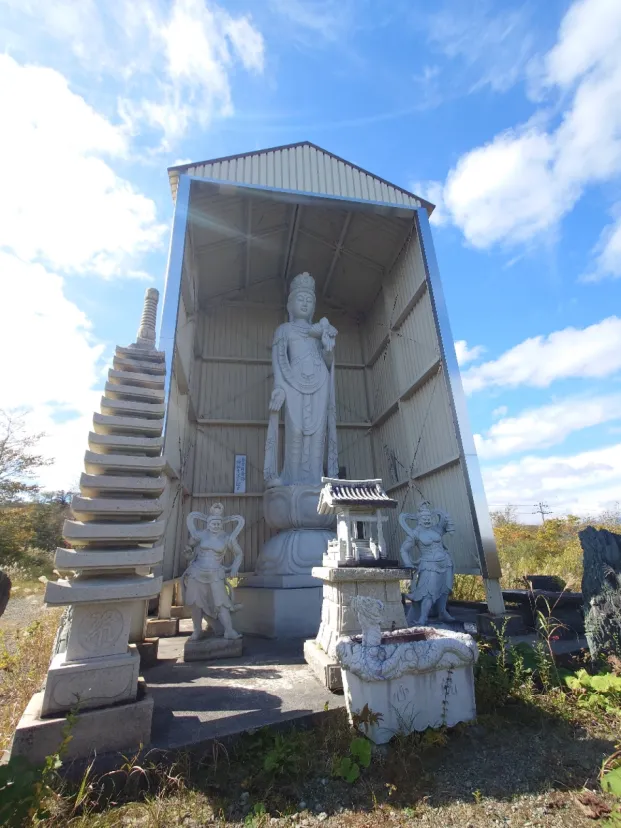十二里観音像（青森県十和田市）
