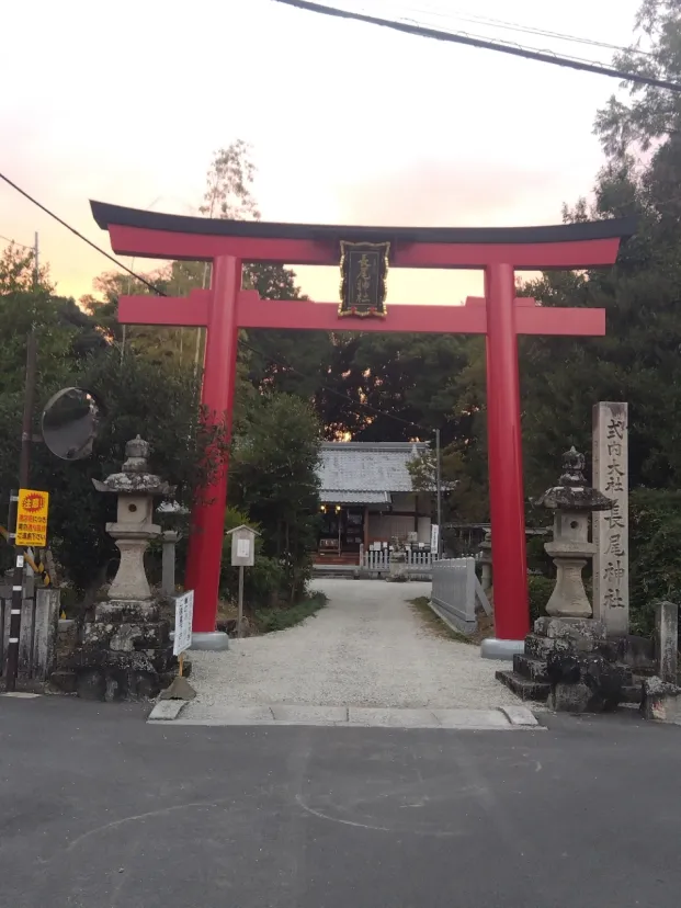 赤すぎる鳥居