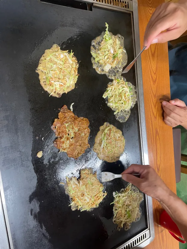 もんじゃできる駄菓子屋さん