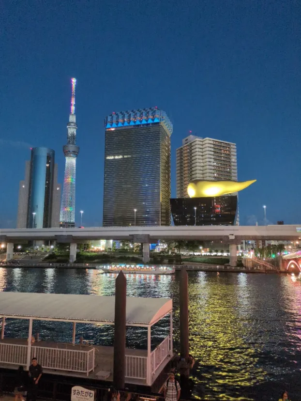 浅草・吾妻橋から見たスカイツリー