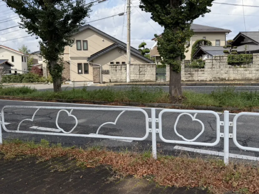 街中のガードパイプ
