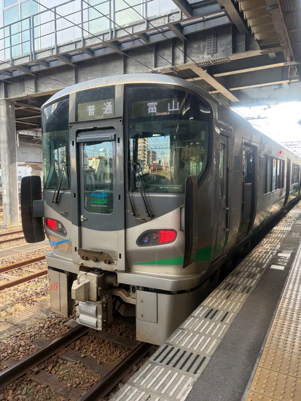 富山旅行で出会ったローカル列車