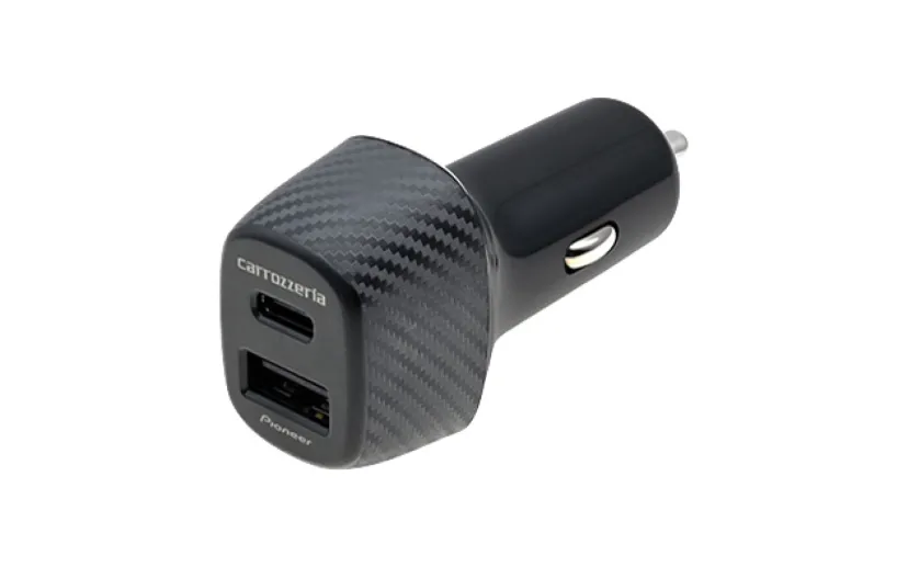 パイオニア、モバイルアクセサリーのUSBシガーチャージャーとUSB/ライトニングケーブル