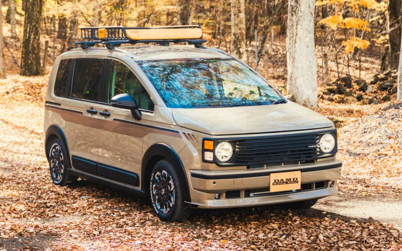 ダムド、ホンダ「フリード」新作ボディキット「アイソレーター」発売 丸目2灯のニューレトロスタイルを確立