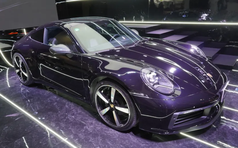 ソフト99、コーティングブランド「G'ZOX」の新製品「ハイモース コート ヴェリス」を施工したポルシェ911を展示