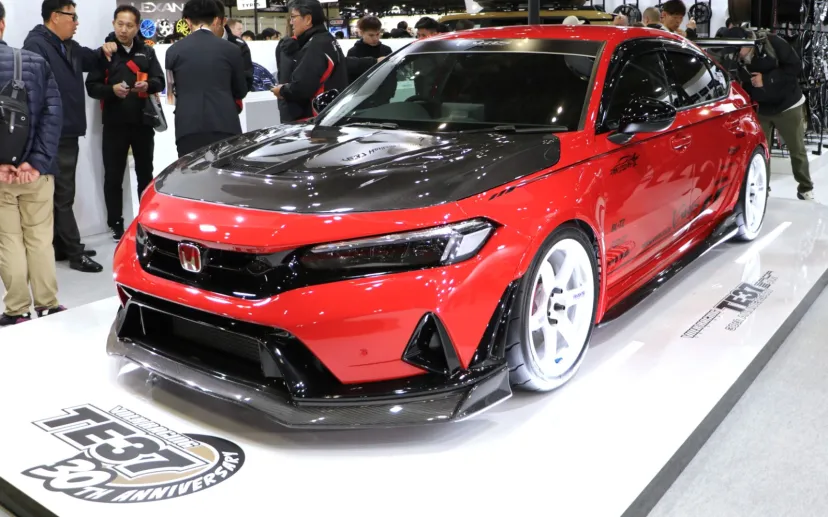 レイズ、軽量・高剛性の代名詞ボルクレーシング「TE37」に30周年記念モデル登場 初代スポークロゴも復活＆進化