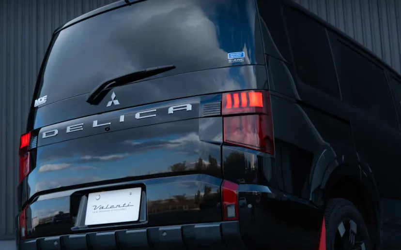 ヴァレンティ、大幅改良版「デリカD:5」のリアを造形美と立体感で魅せる「ジュエルLEDテールランプULTRA」