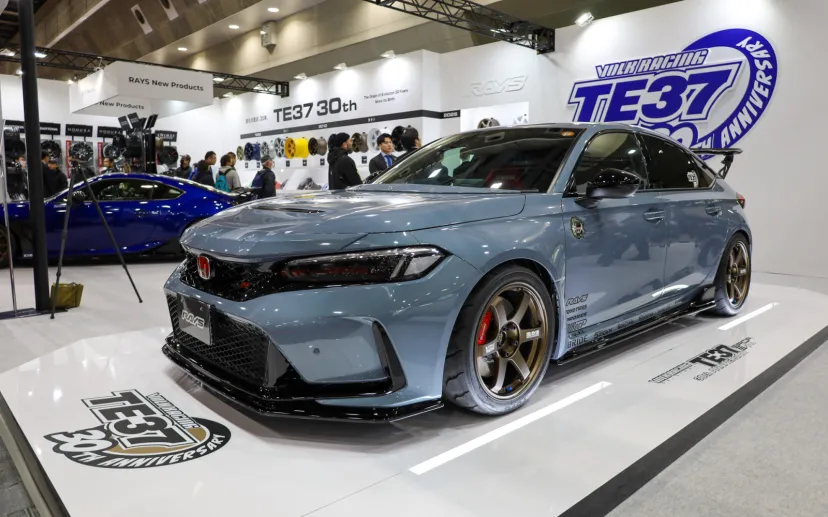 レイズ、鍛造アルミホイール「TE37」誕生30周年を記念したブースを大阪オートメッセで展開