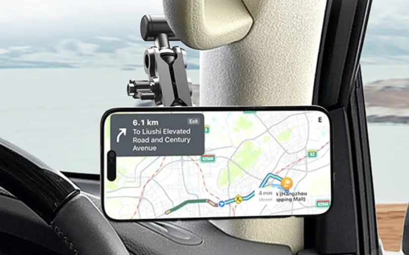 クラフトワークス、「200系ハイエース専用スマホホルダー」 Aピラーのアシストグリップのネジ穴を活用