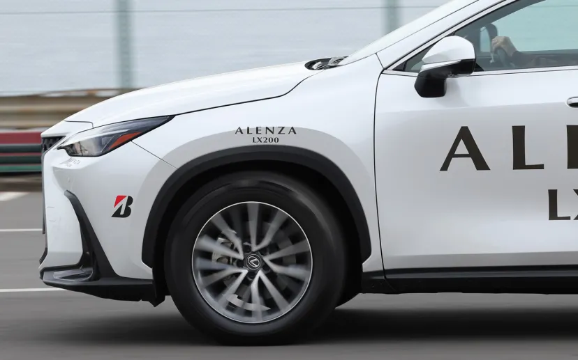 【タイヤレビュー】ブリヂストンのSUV向け新タイヤ「アレンザLX200」試乗 静粛性、乗り心地、ハンドリング性能のバランスの高さ光る 新ブランド「フィネッサHB01」も試してみた