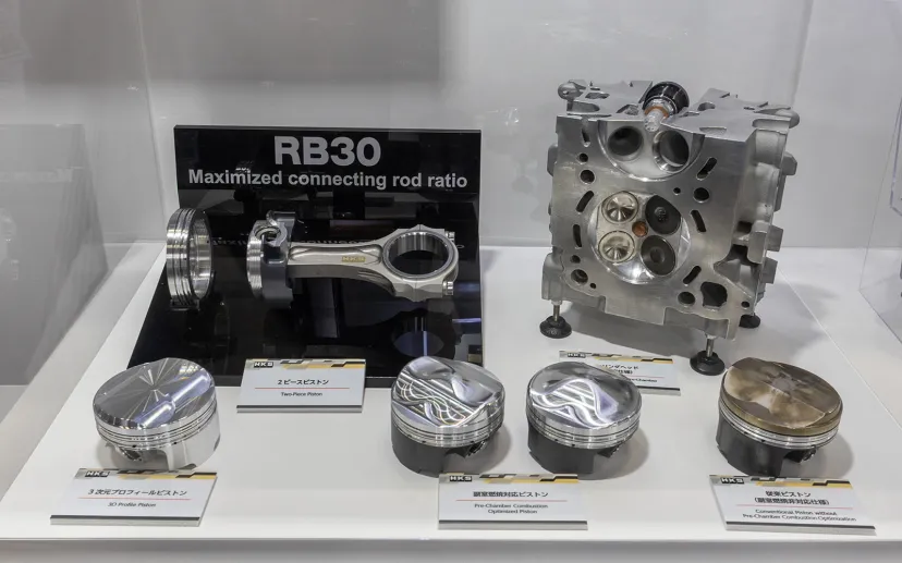 HKS、RB26コンプリートエンジンに使用する2ピースピストンを「人とくるまのテクノロジー展2026」で展示