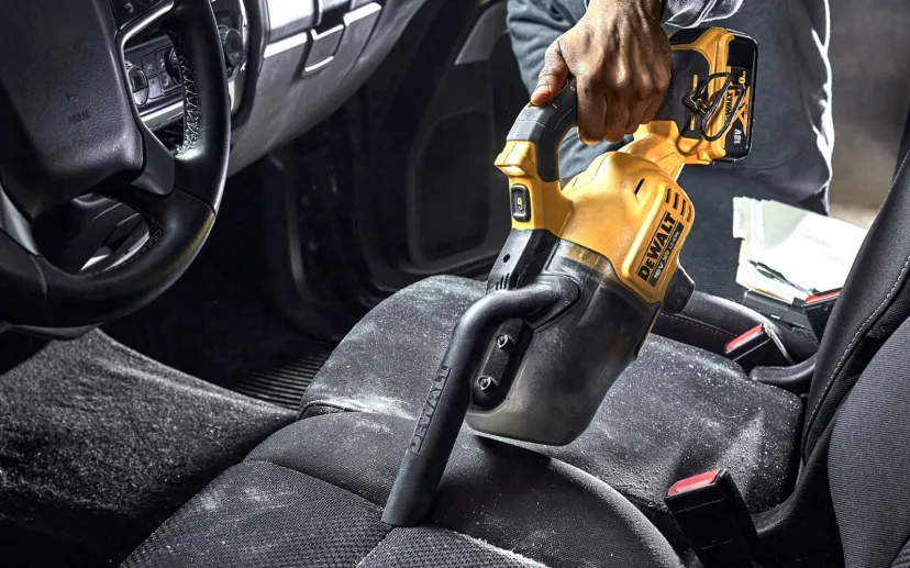 デウォルト、新型コードレス掃除機「18V XRクリーナー」車内もガレージもキレイにできるアクセサリー6種を付属