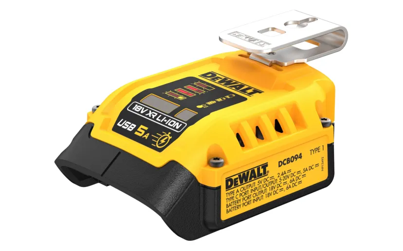 デウォルト、高速充電と給電に対応する新型「ポータブル充電器」 従来比約1.1~1.2倍の高速充電を実現