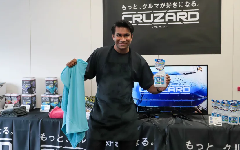 コメリ、カー用品「クルザード」などの2026年秋冬新商品を紹介 洗車時に便利なエプロンや拭き上げクロスが登場!