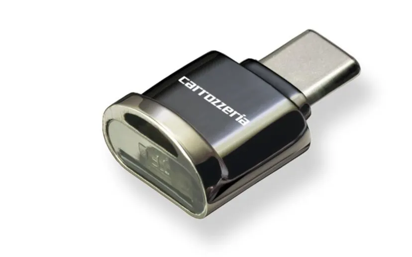 パイオニア、カロッツェリア USBカードリーダー「CD-SDR001」 ドラレコの録画映像をスマホで確認
