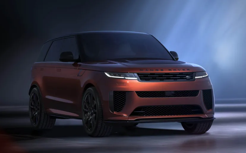 ランドローバー、「レンジローバースポーツ」2026年モデル V8エンジンモデル&「SV」シリーズをラインアップに追加