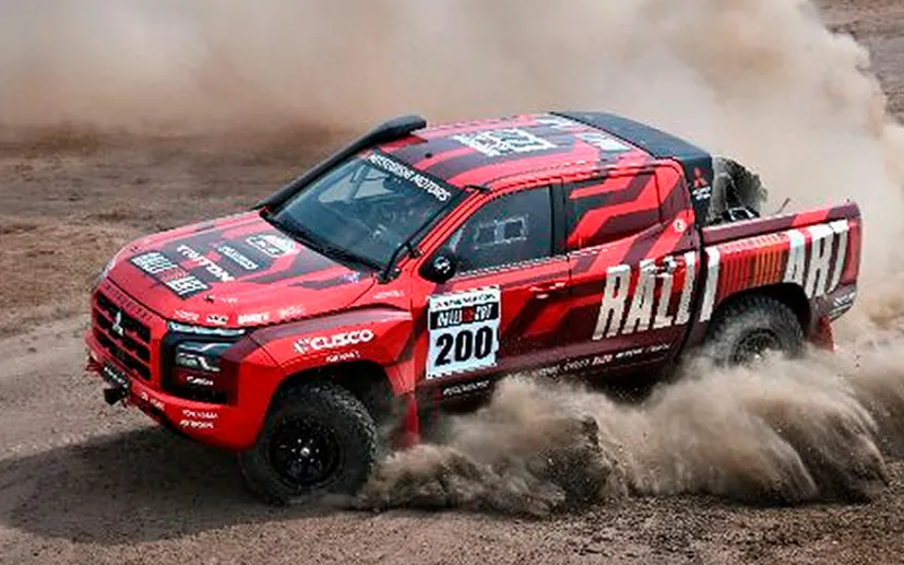 チーム三菱ラリーアート、新カラーリングの「トライトン」AXCR2026参戦車両を公開