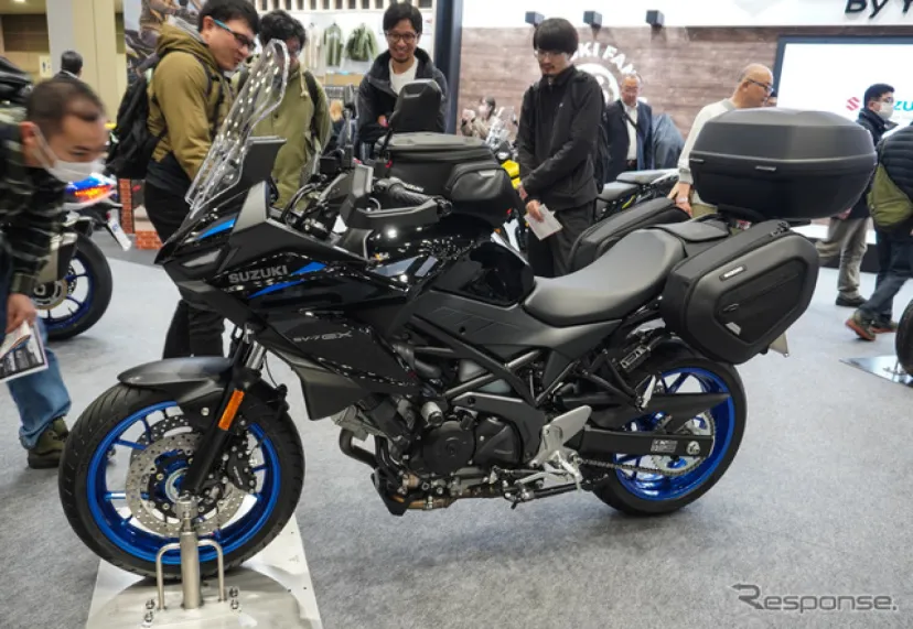 スズキの新型Vツインアドベンチャー『SV-7GX』、新たな旅路へ誘う純正アクセサリーが初公開…東京モーターサイクルショー2026