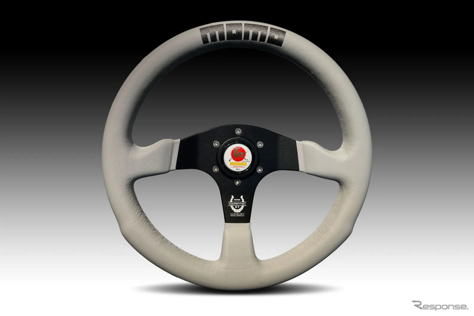 テーマは「馬」、MOMOが日本限定ステアリング「JAPAN YEAR モデル」を
