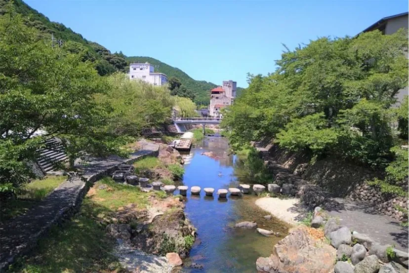 山口・長門湯本温泉エリアをそぞろ歩き。伝統と新しさが入り混じる温泉街を満喫