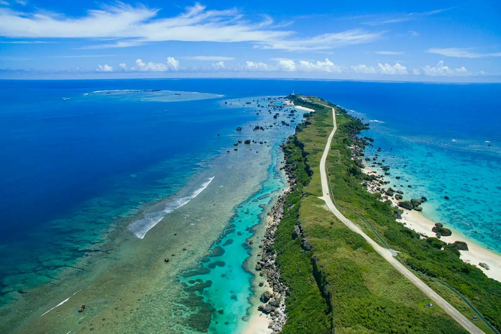 沖縄の離島・宮古島で過ごす癒し時間。大自然を感じる旅へ出かけよう
