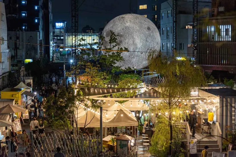 「月」「ウサギ」の巨大アートが今年も下北沢に！「ムーンアートナイト下北沢2023」9/16～10/1開催
