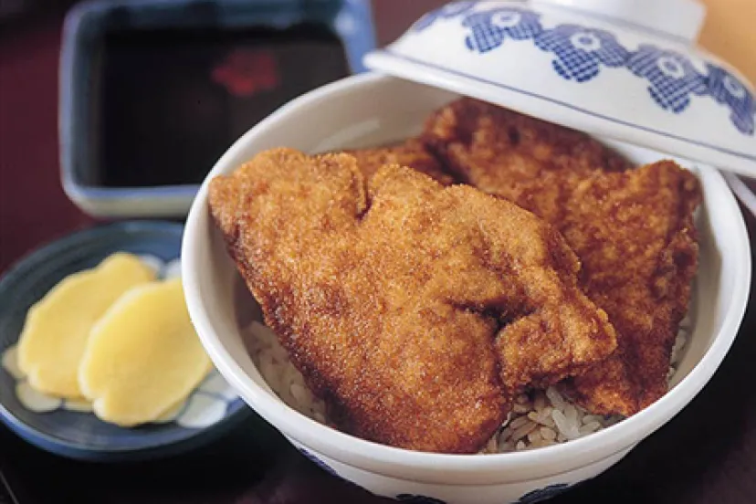【100年フード】ソース味のカツでご飯がすすむ。福井県「ソースカツ丼」