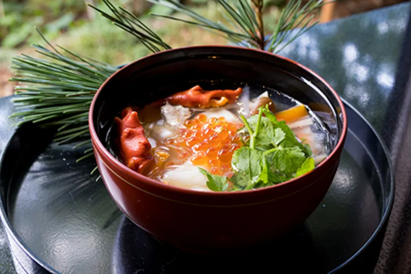 【100年フード】三陸・金華山沖で獲れる豊富な海の幸を堪能。宮城県「ほや雑煮」