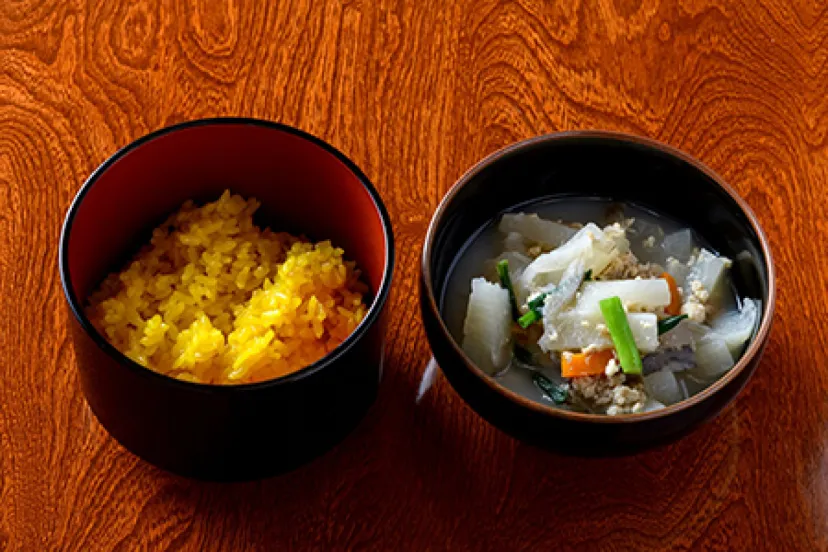【100年フード】クチナシを使用した地域に伝わる郷土食。大分県「黄飯（おうはん）」