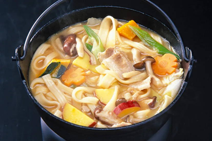 【100年フード】寒い日におすすめ!具沢山で栄養満点な山梨県の「ほうとう」