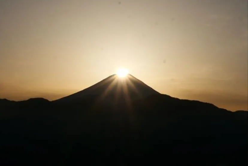 身延山山頂で「ダイヤモンド富士観賞会」9/30～10/2開催！身延山ロープウェイ早朝運行