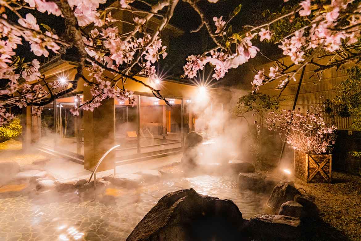 界 玉造、温泉街に咲く400本の桜を楽しむ「桜舞うたまゆら滞在」3/29