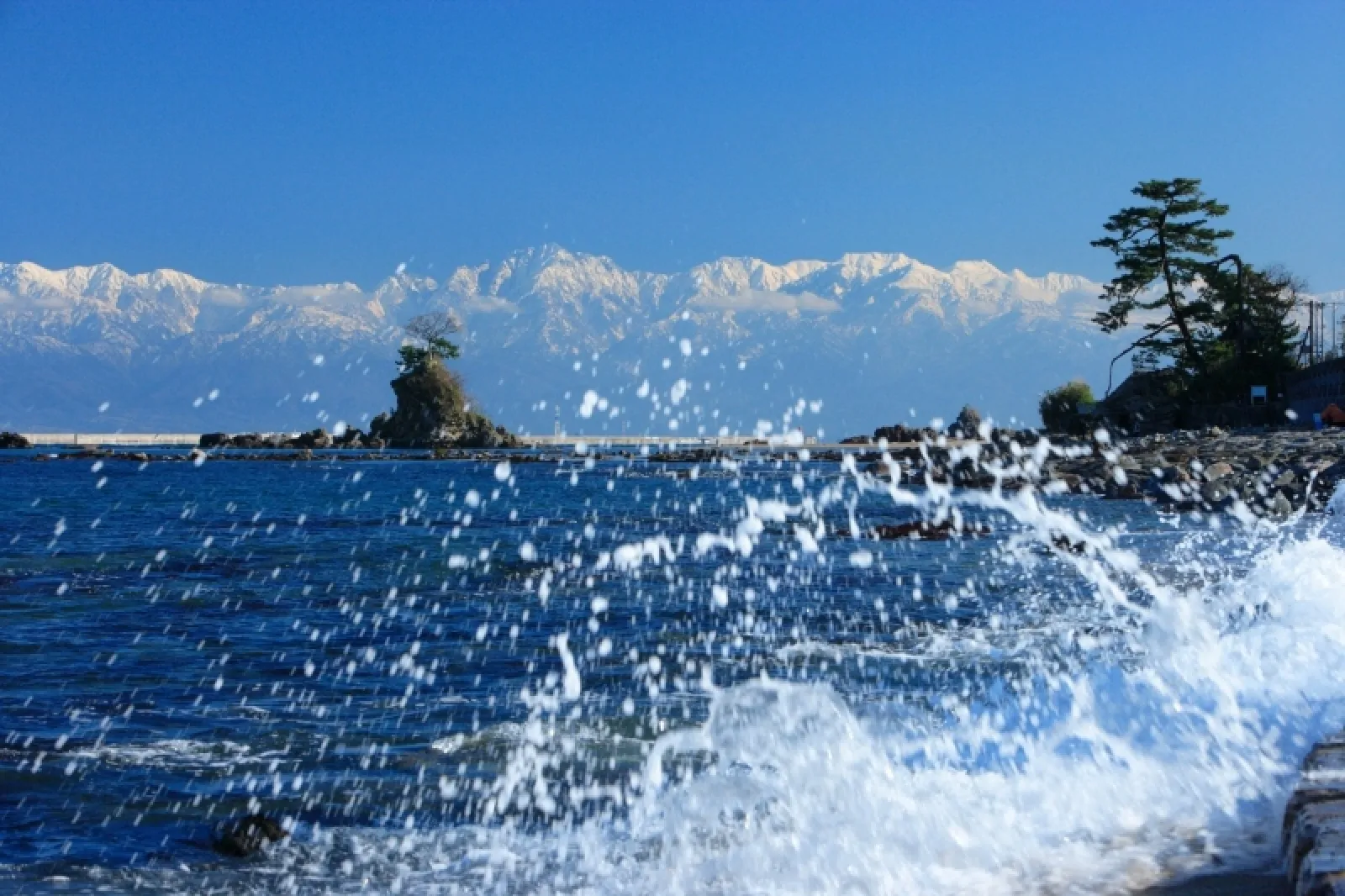 富山・高岡～氷見～五箇山ドライブ ｜ 立山連峰の絶景と世界遺産の集落