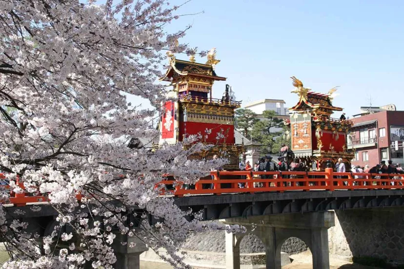 日本三大美祭の一つ、岐阜県高山市で春の「高山祭（山王祭）」4/14・15開催