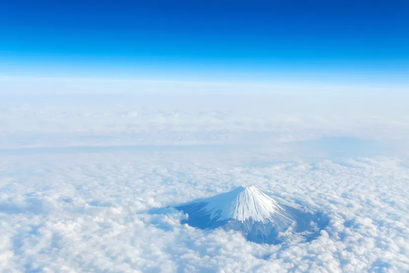 初詣やおせち料理も満喫！中部国際空港発「新春・富士山を眺めながらの遊覧フライト」1/1出発