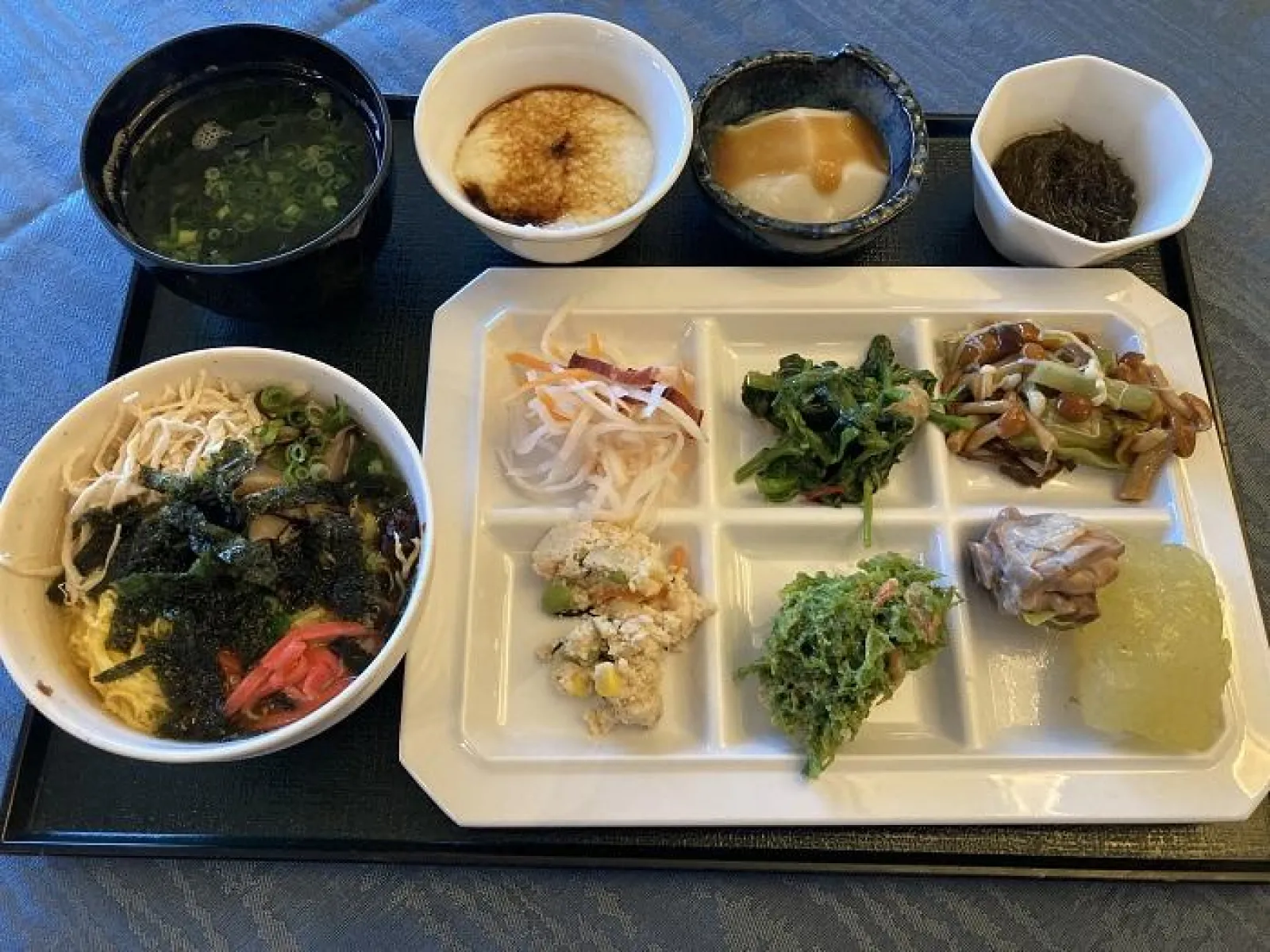 朝食