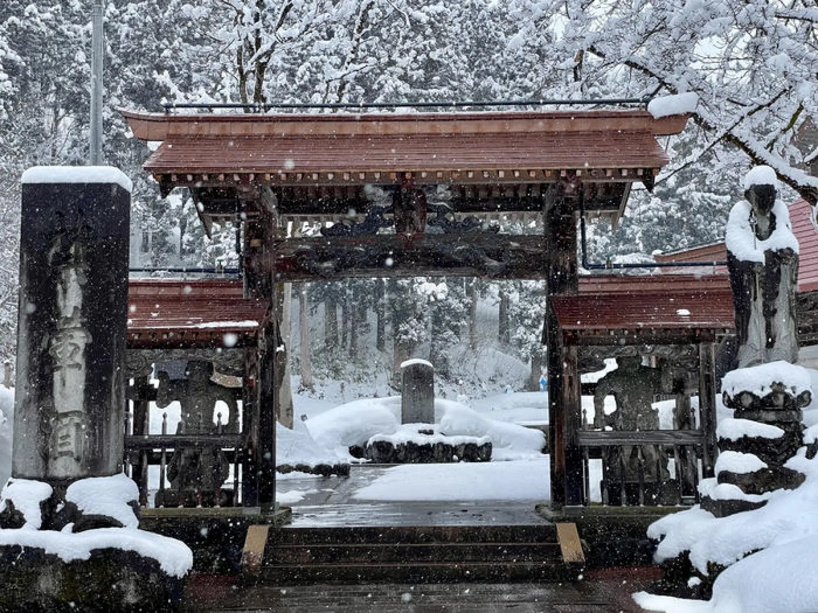山門　赤門