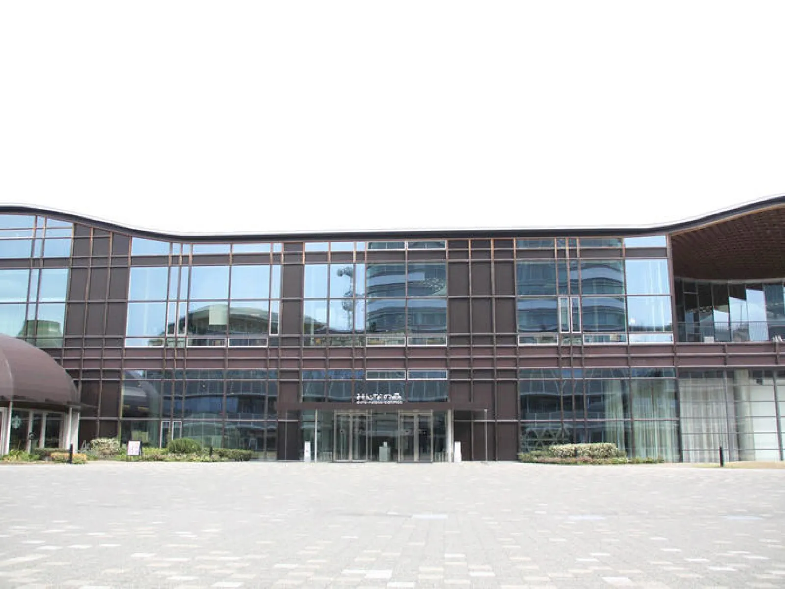 岐阜市立中央図書館の外観