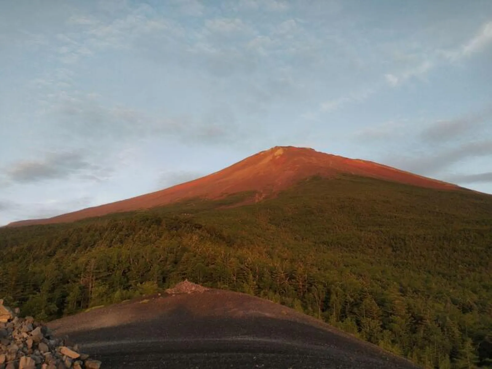日の出と共に富士山もバラ色に美しく染まります。モルゲンロートのよう